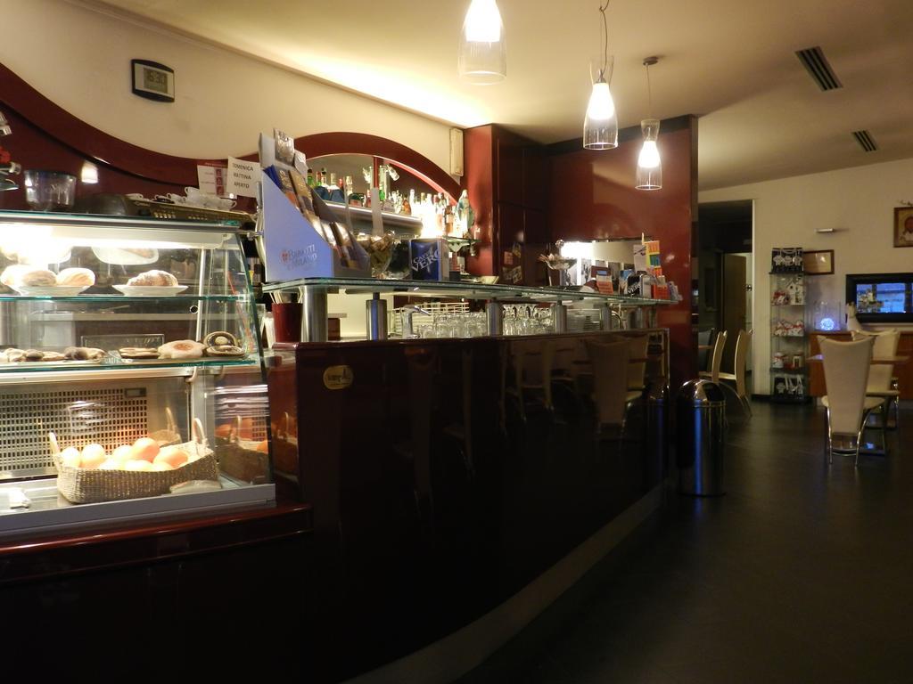 Locanda Trattoria Caffe Cavour Cittadella Exterior foto