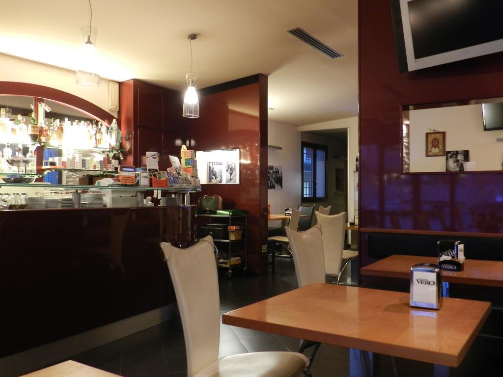 Locanda Trattoria Caffe Cavour Cittadella Exterior foto